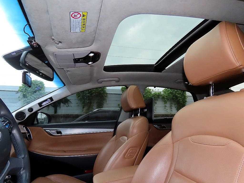 Hyundai Grandeur — photo 17