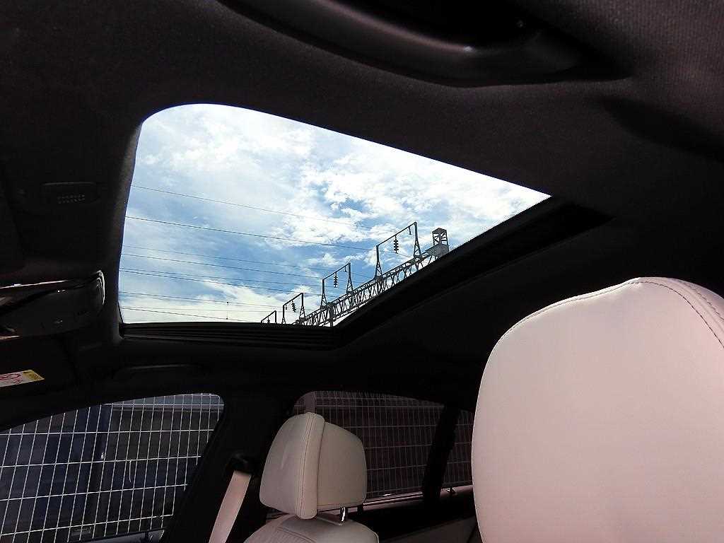 BMW 5-Series — photo 17