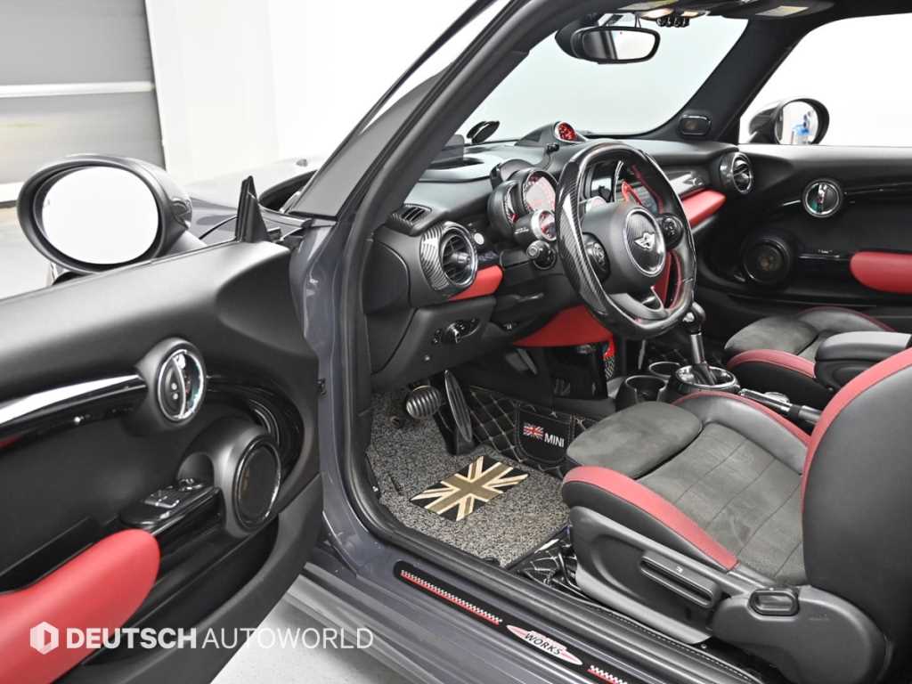 Mini Cooper — photo 11