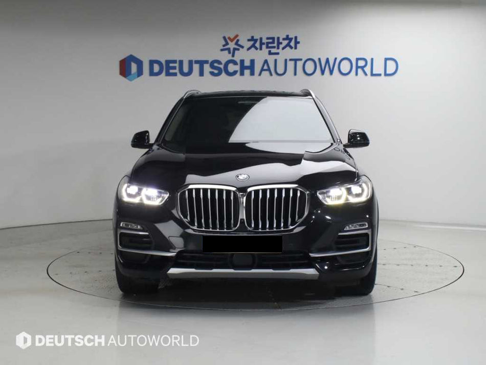 BMW X5 — photo 01