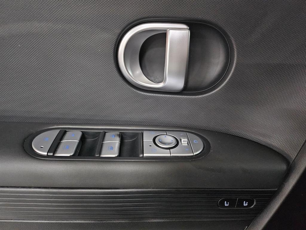 Hyundai Ioniq5 — photo 17