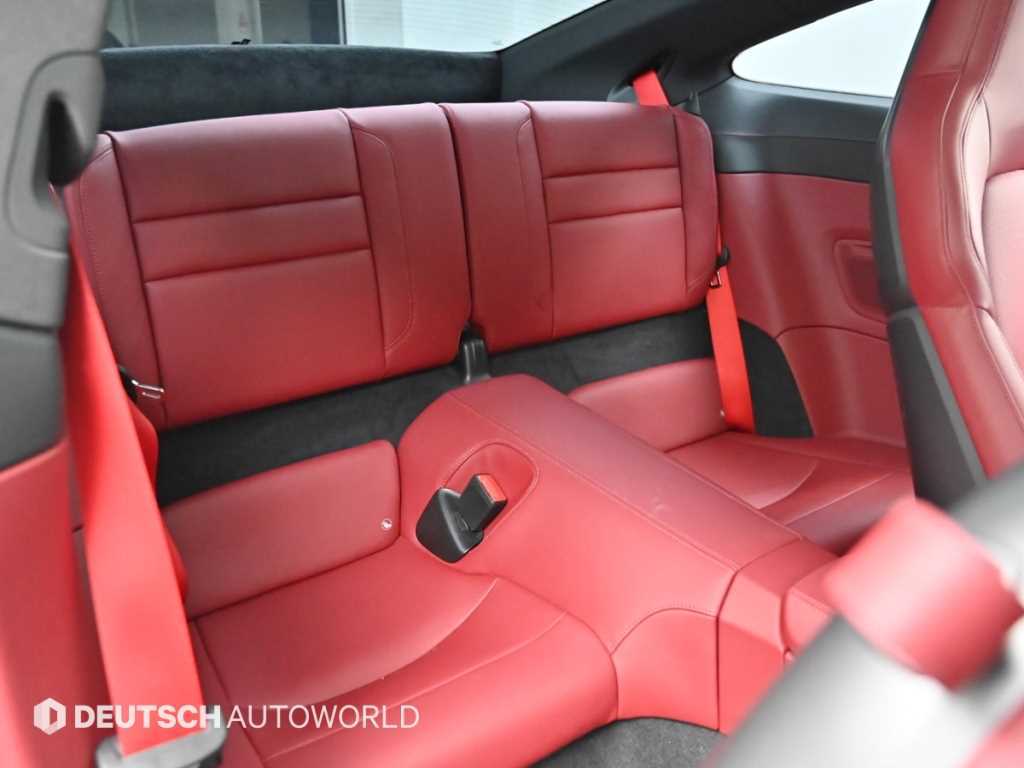 Porsche 911 — photo 12