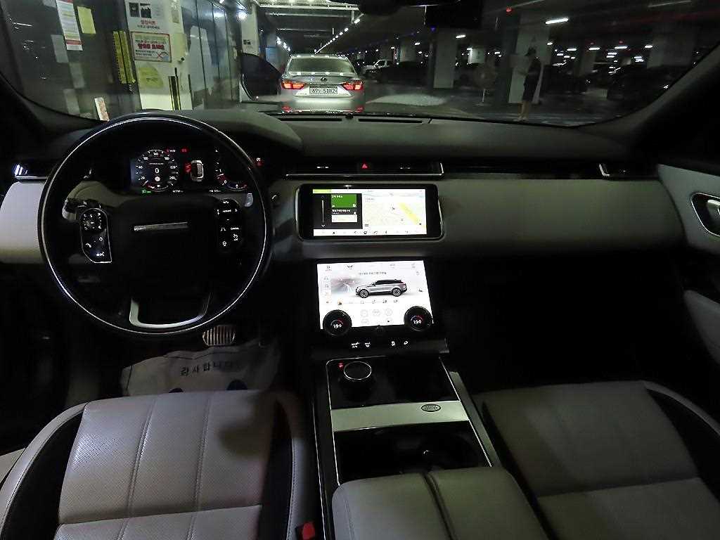 Land Rover Range Rover Velar — photo 10