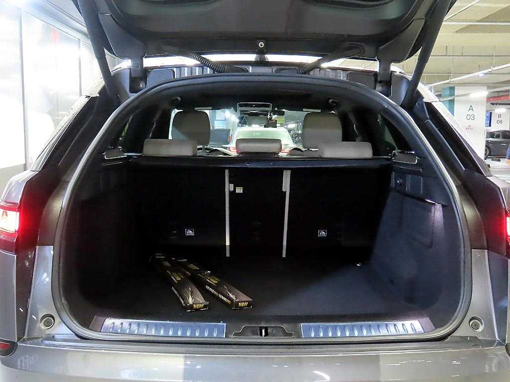 Land Rover Range Rover Velar — photo 17
