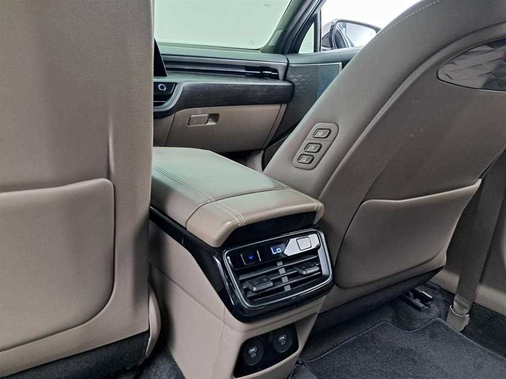 Kia K8 — photo 16