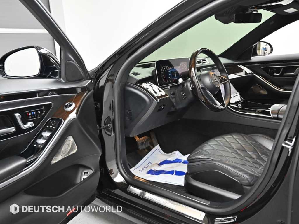 Mercedes-Benz S-Class — photo 11