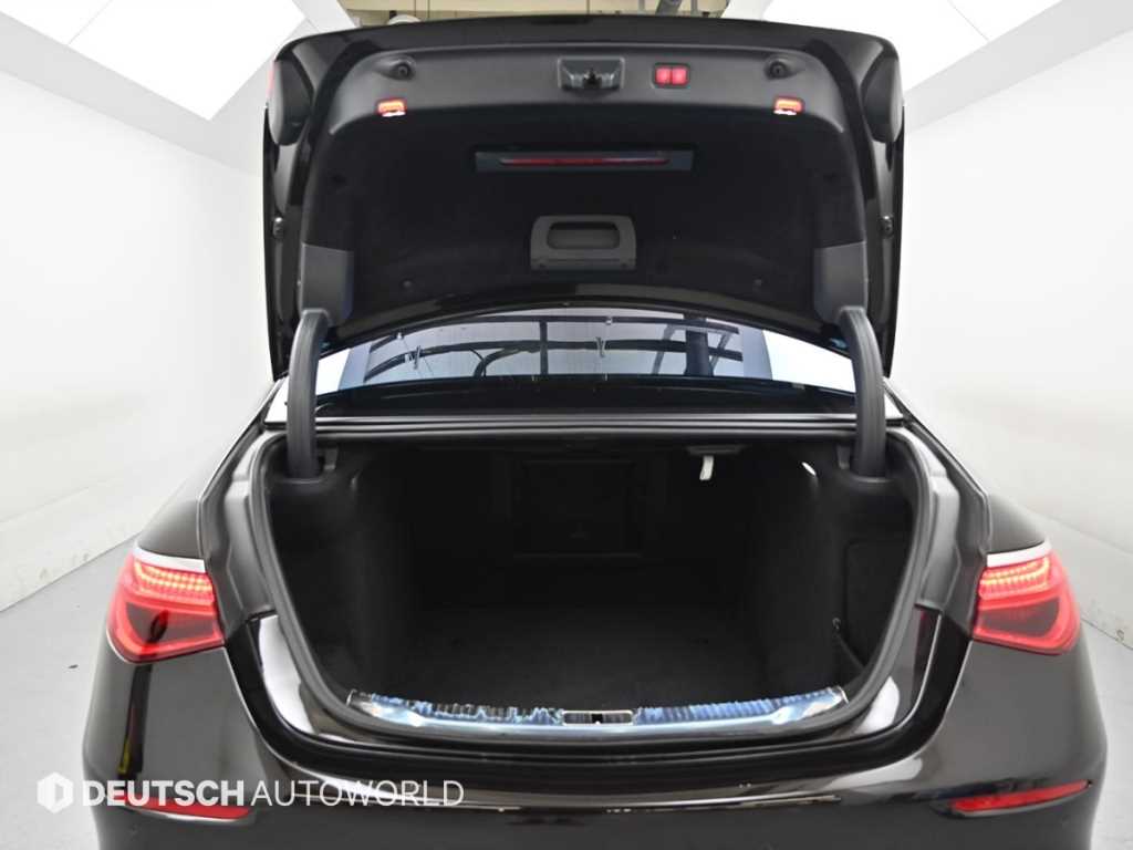 Mercedes-Benz S-Class — photo 19