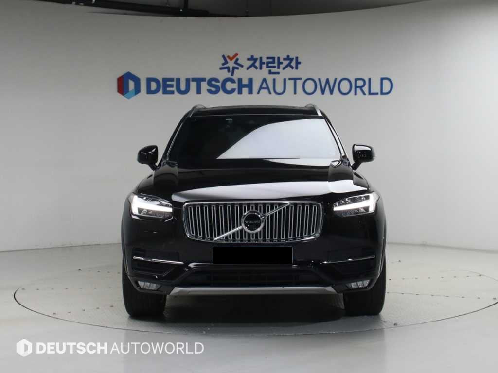 Volvo XC90 — photo 03