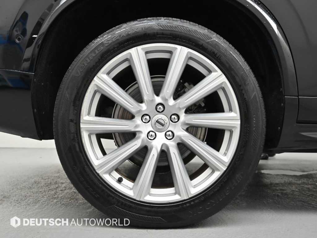 Volvo XC90 — photo 05