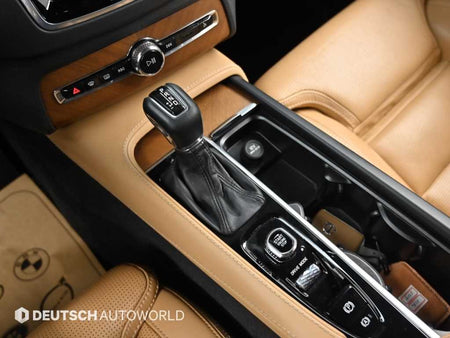 Volvo XC90 — photo 09
