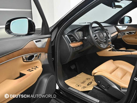 Volvo XC90 — photo 11