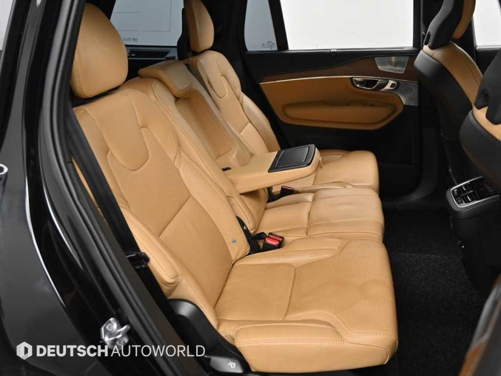Volvo XC90 — photo 12