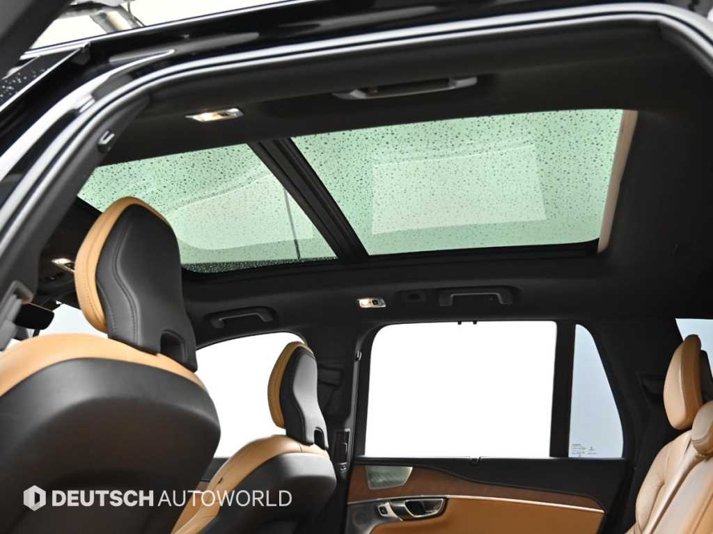 Volvo XC90 — photo 18