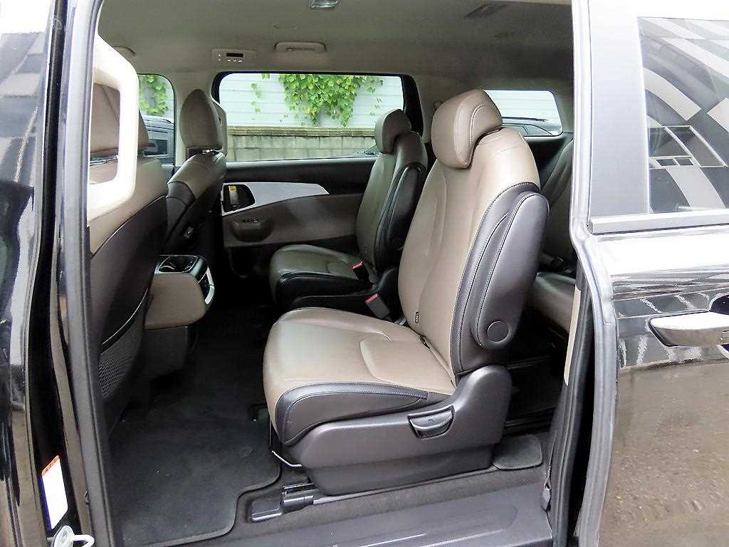 Kia Carnival — photo 06
