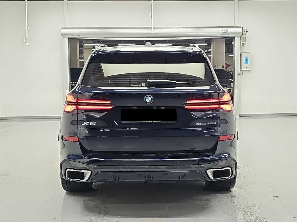 BMW X5 — photo 03