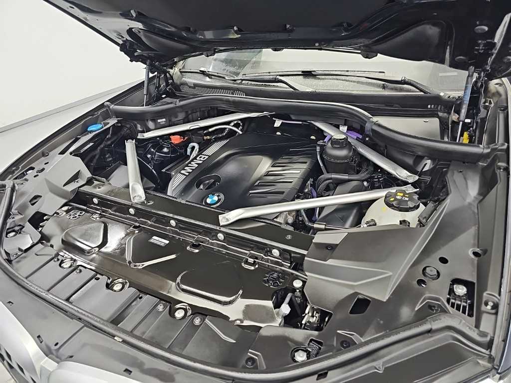 BMW X5 — photo 05