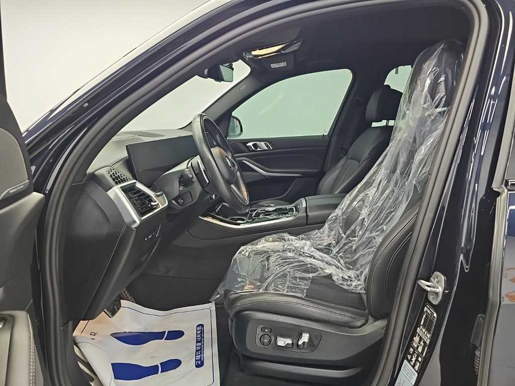 BMW X5 — photo 11
