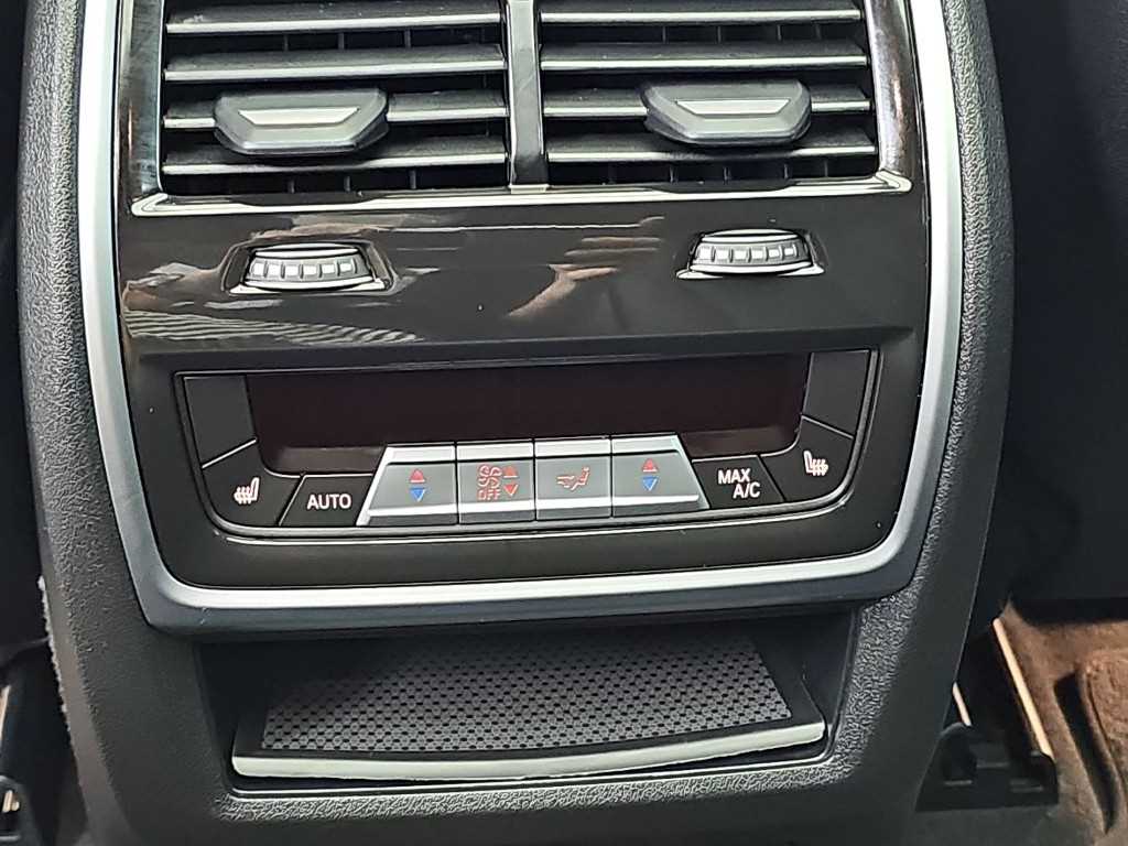 BMW X5 — photo 13