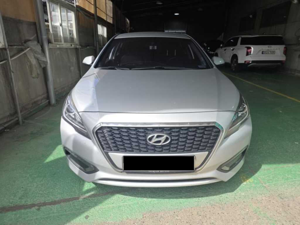 Hyundai Sonata — photo 01