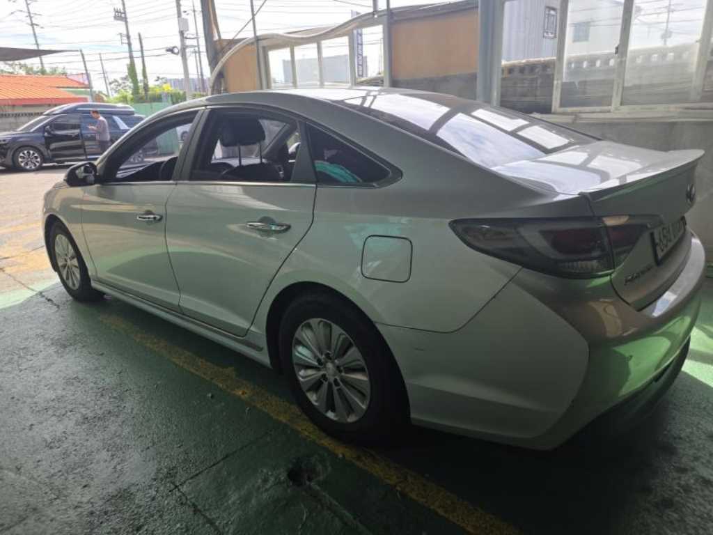 Hyundai Sonata — photo 03