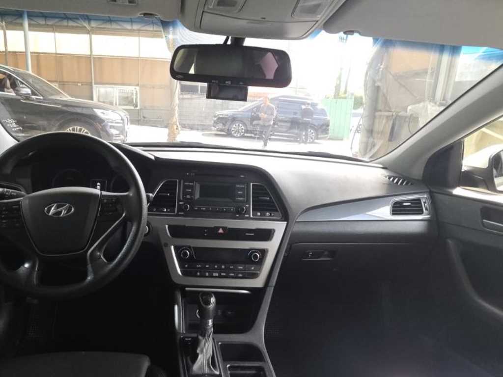 Hyundai Sonata — photo 08