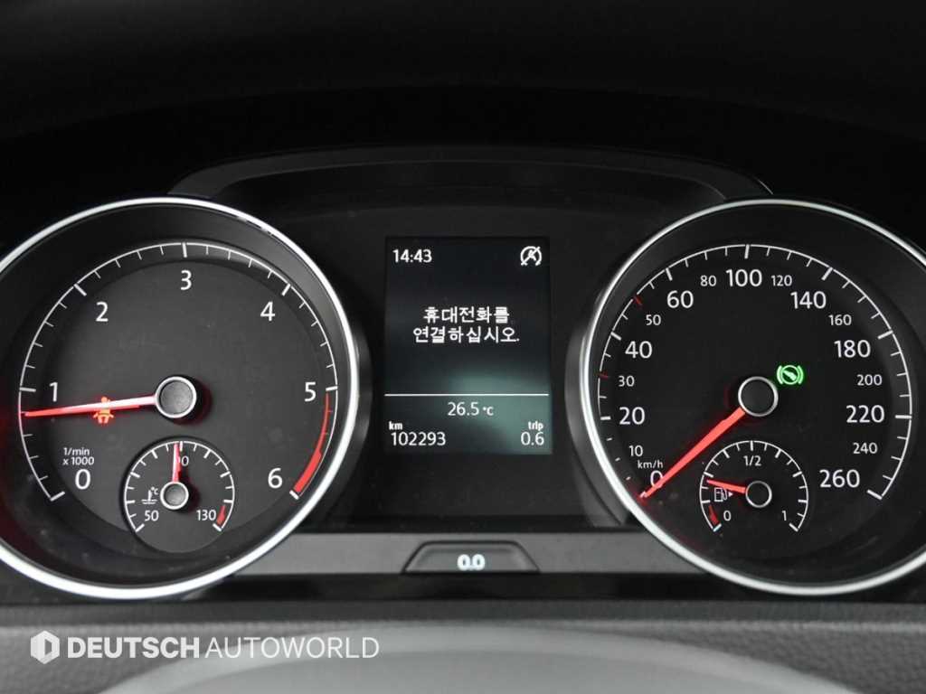 Volkswagen Golf — photo 08