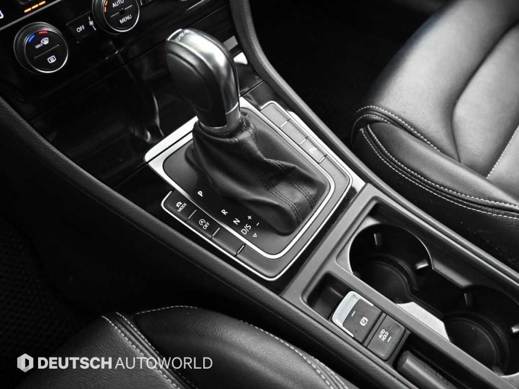 Volkswagen Golf — photo 09