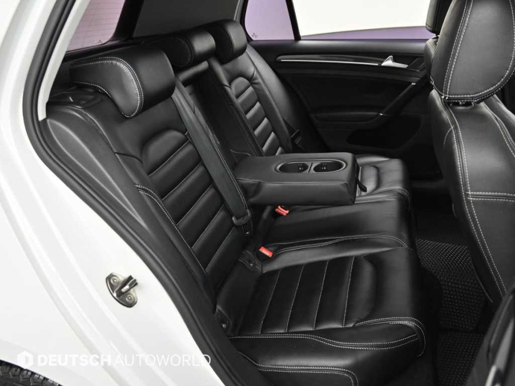 Volkswagen Golf — photo 12
