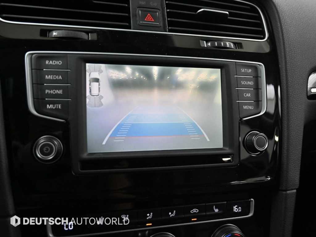 Volkswagen Golf — photo 15