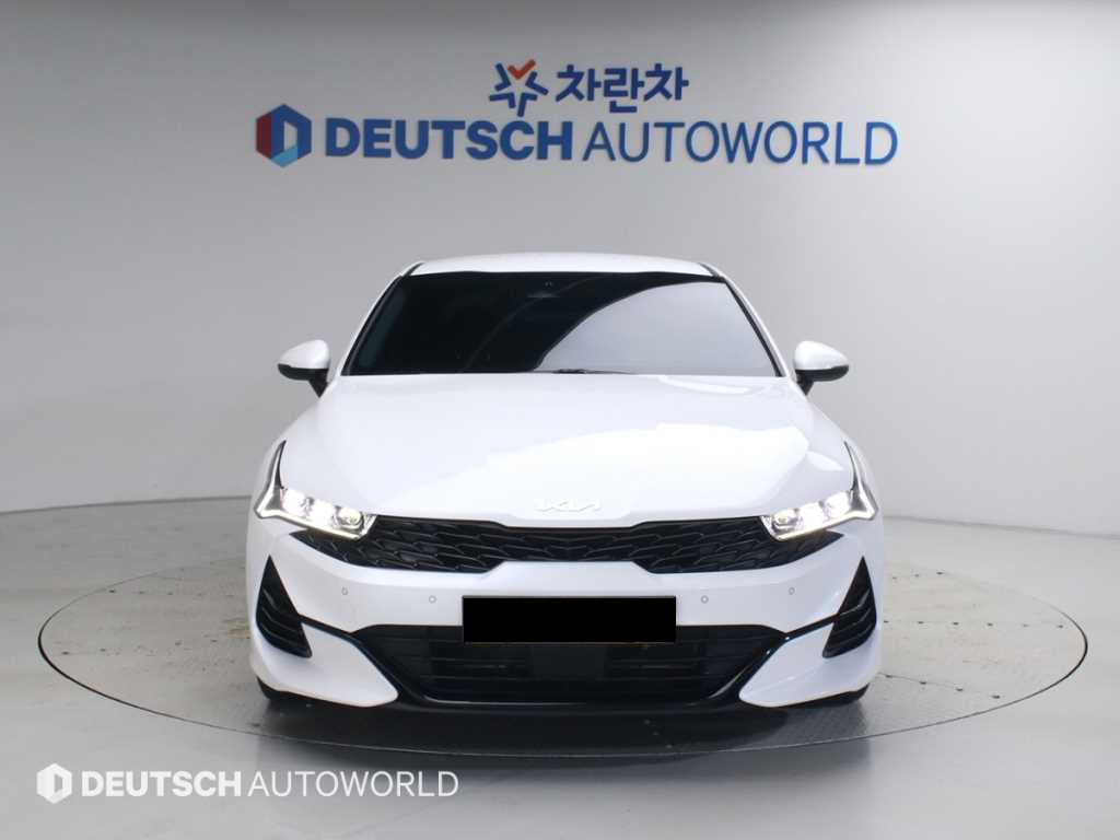 Kia K5 — photo 03
