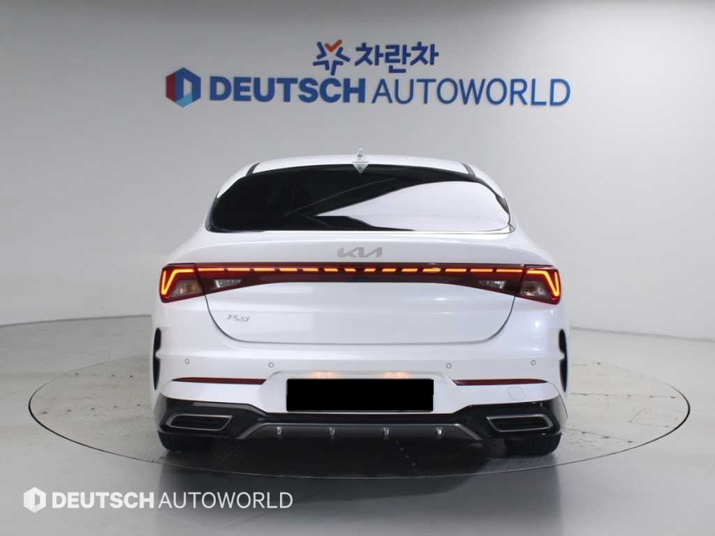 Kia K5 — photo 04