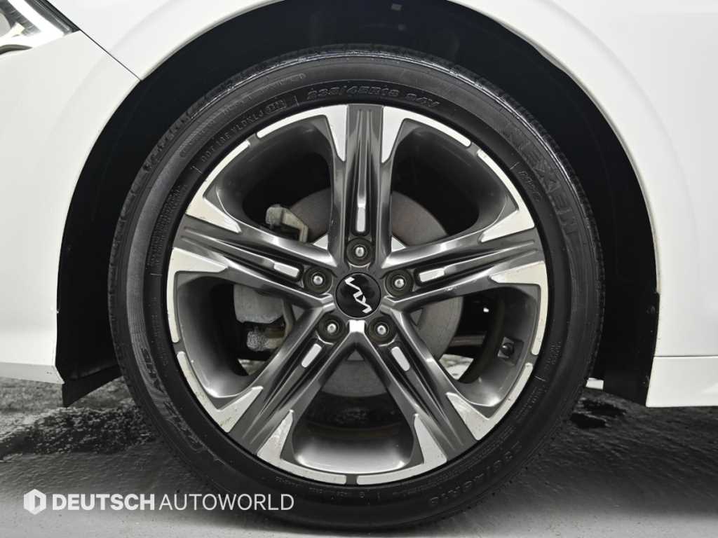 Kia K5 — photo 05