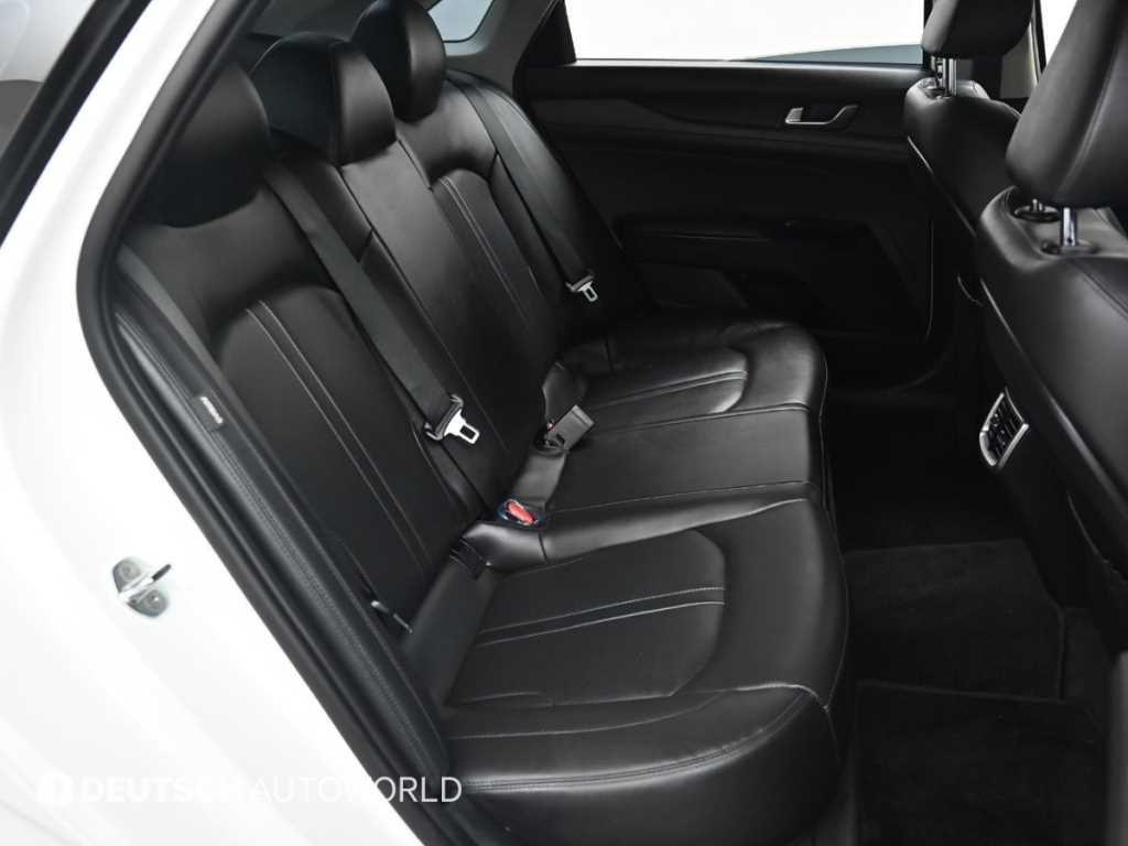 Kia K5 — photo 12