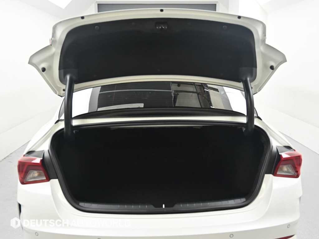 Kia K5 — photo 19