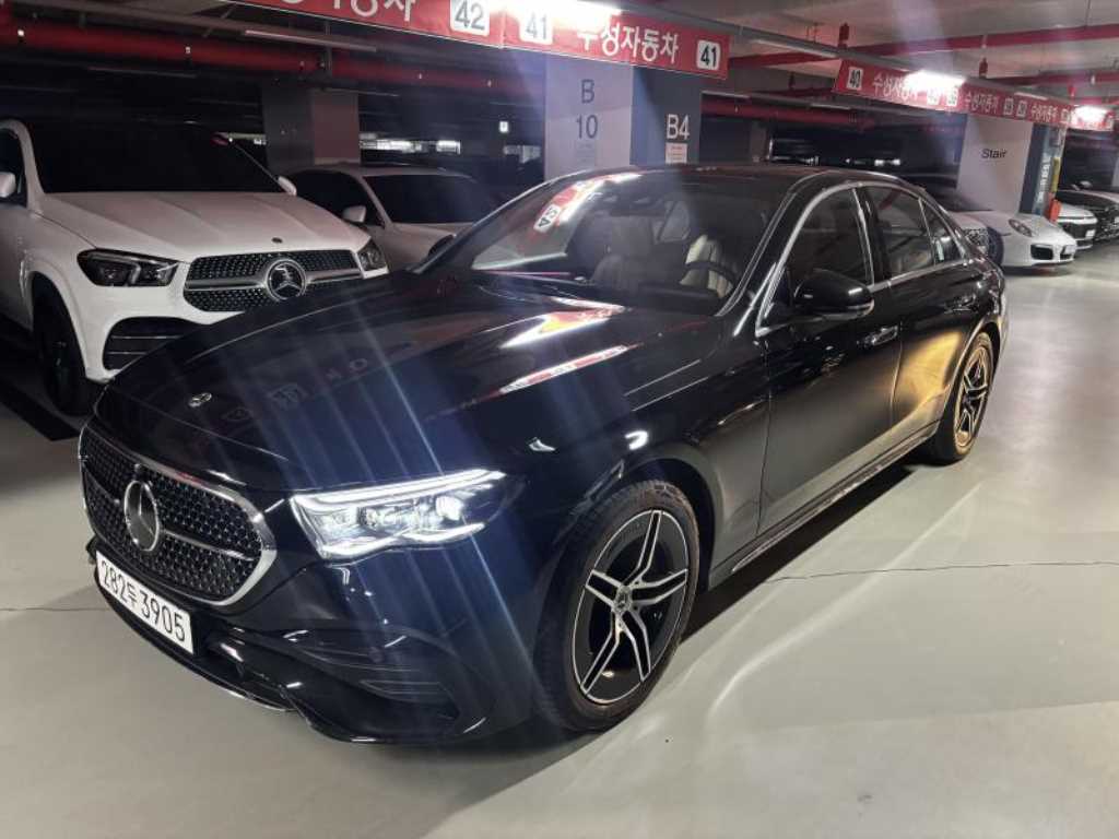 Mercedes-Benz E-Class — photo 02
