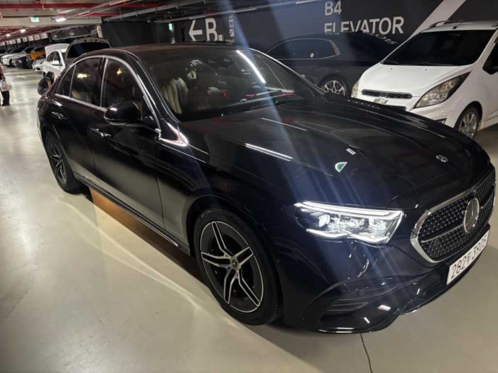 Mercedes-Benz E-Class — photo 03