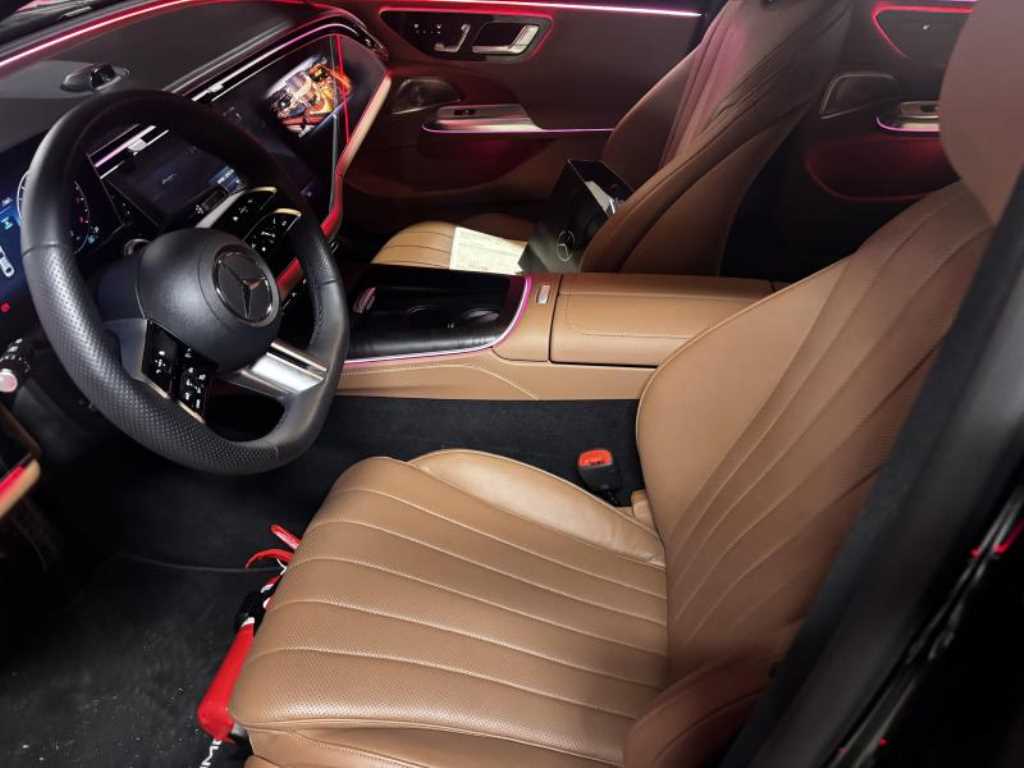 Mercedes-Benz E-Class — photo 07