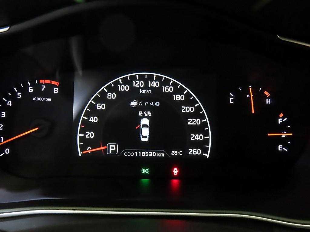 Kia K7 — photo 09