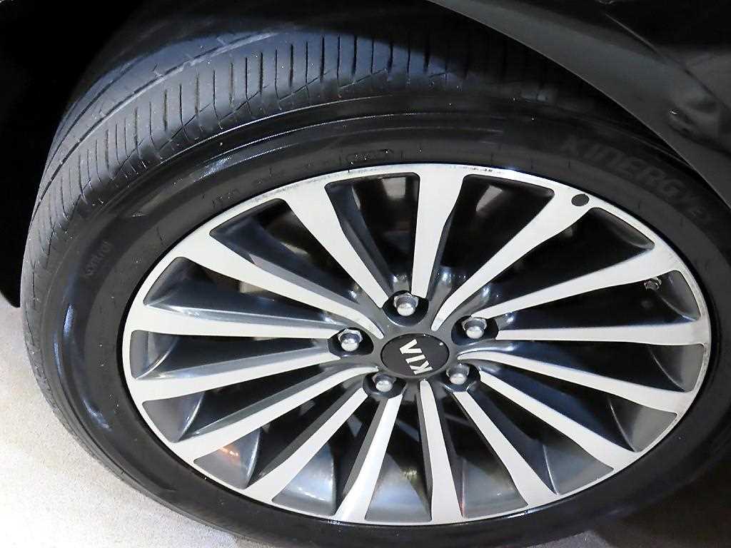 Kia K7 — photo 20