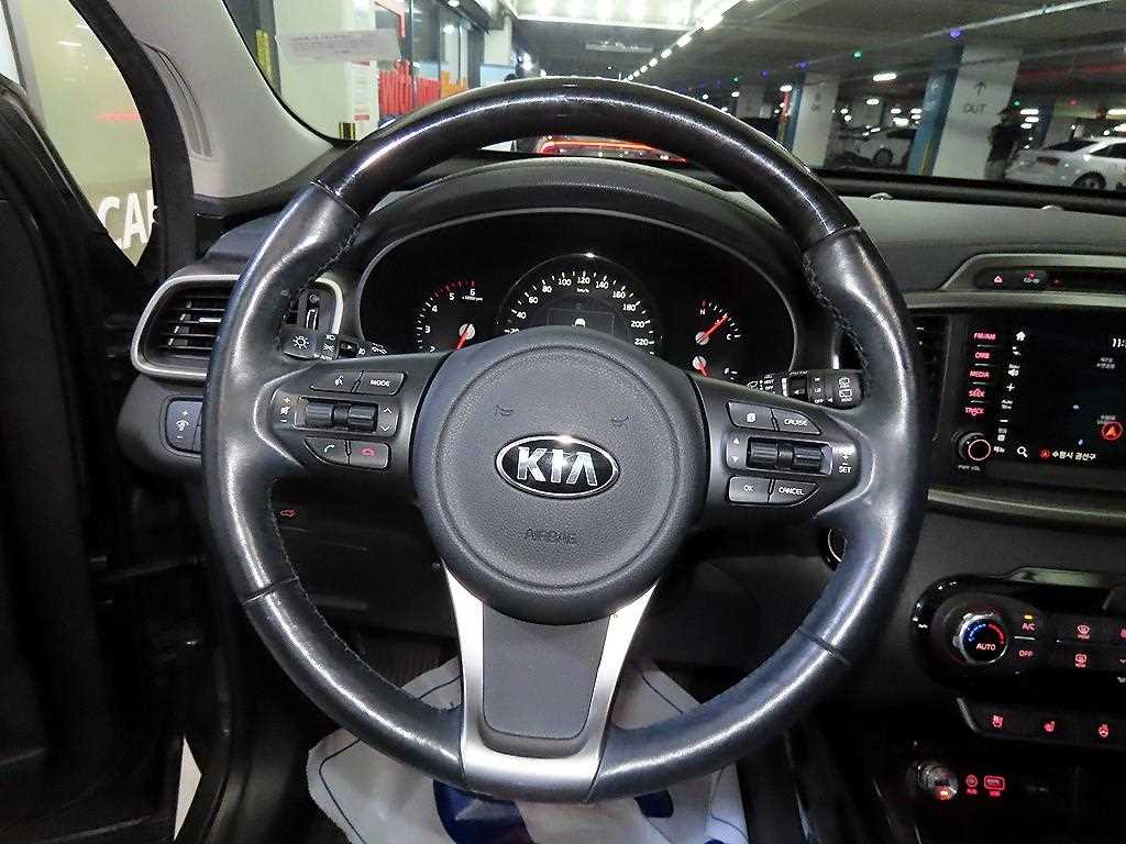 Kia Sorento — photo 08