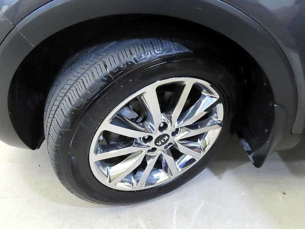 Kia Sorento — photo 20