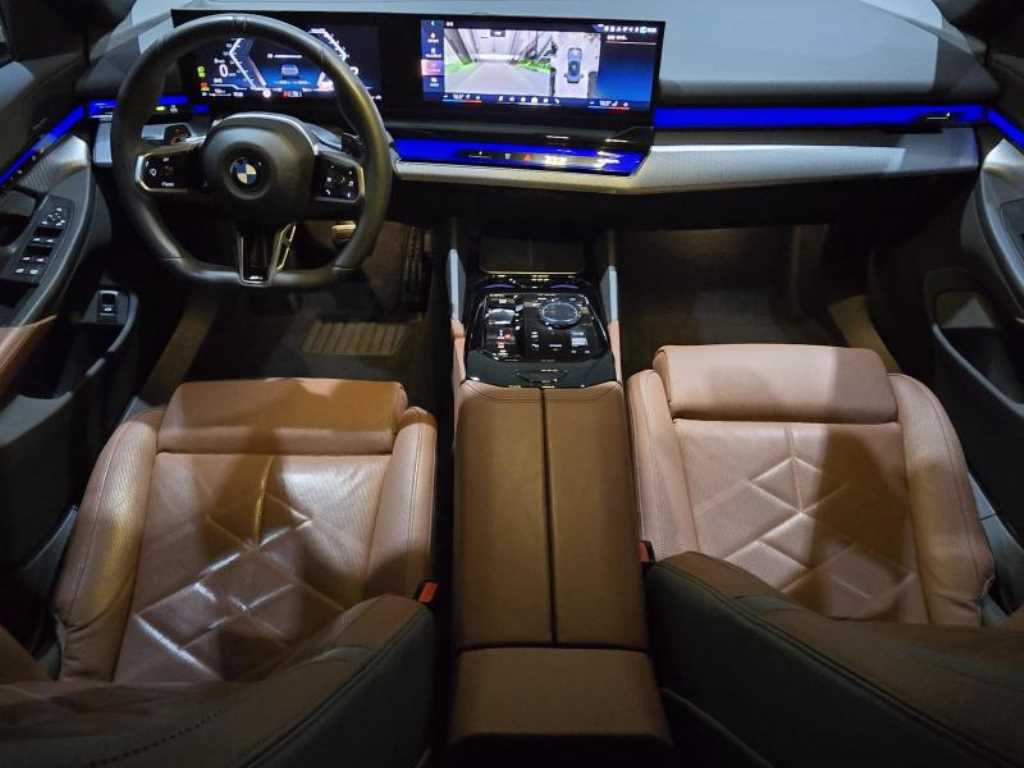 BMW 5-Series — photo 08