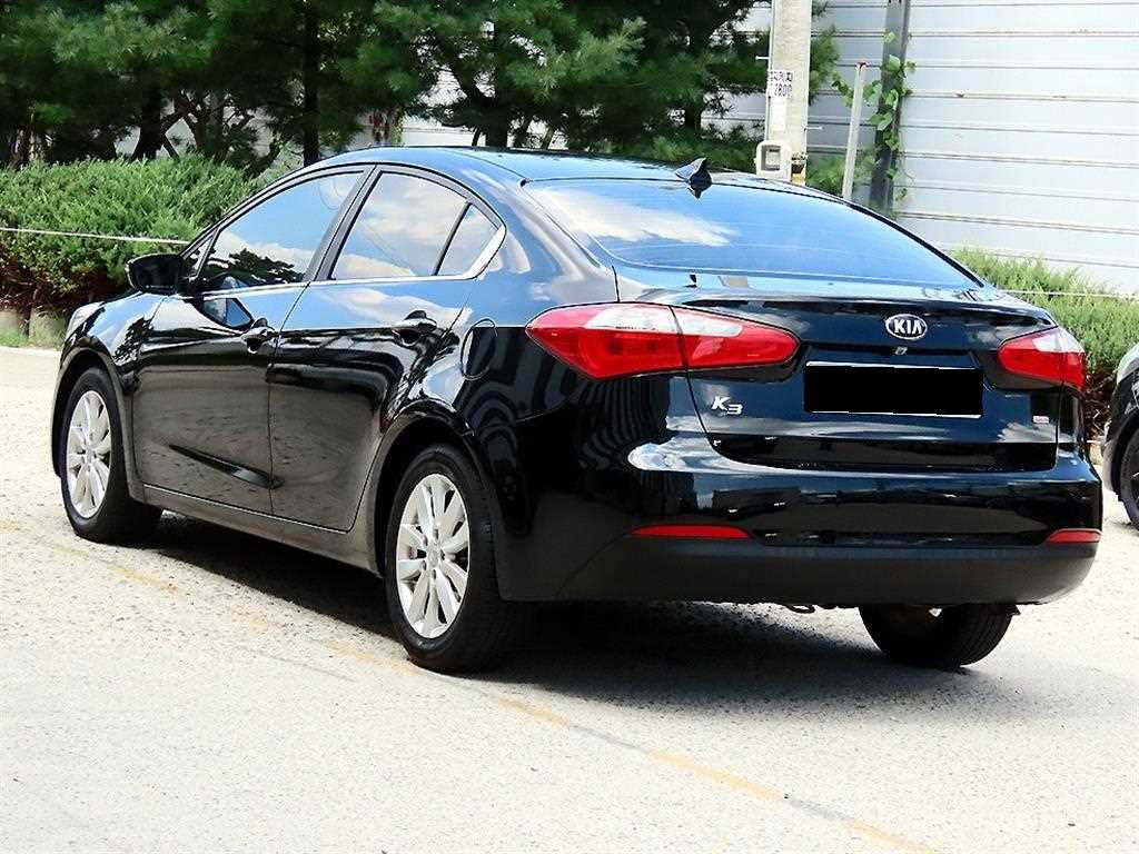 Kia K3 — photo 02