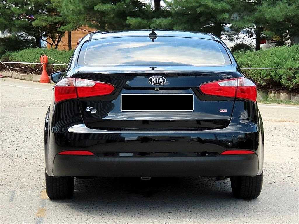 Kia K3 — photo 04
