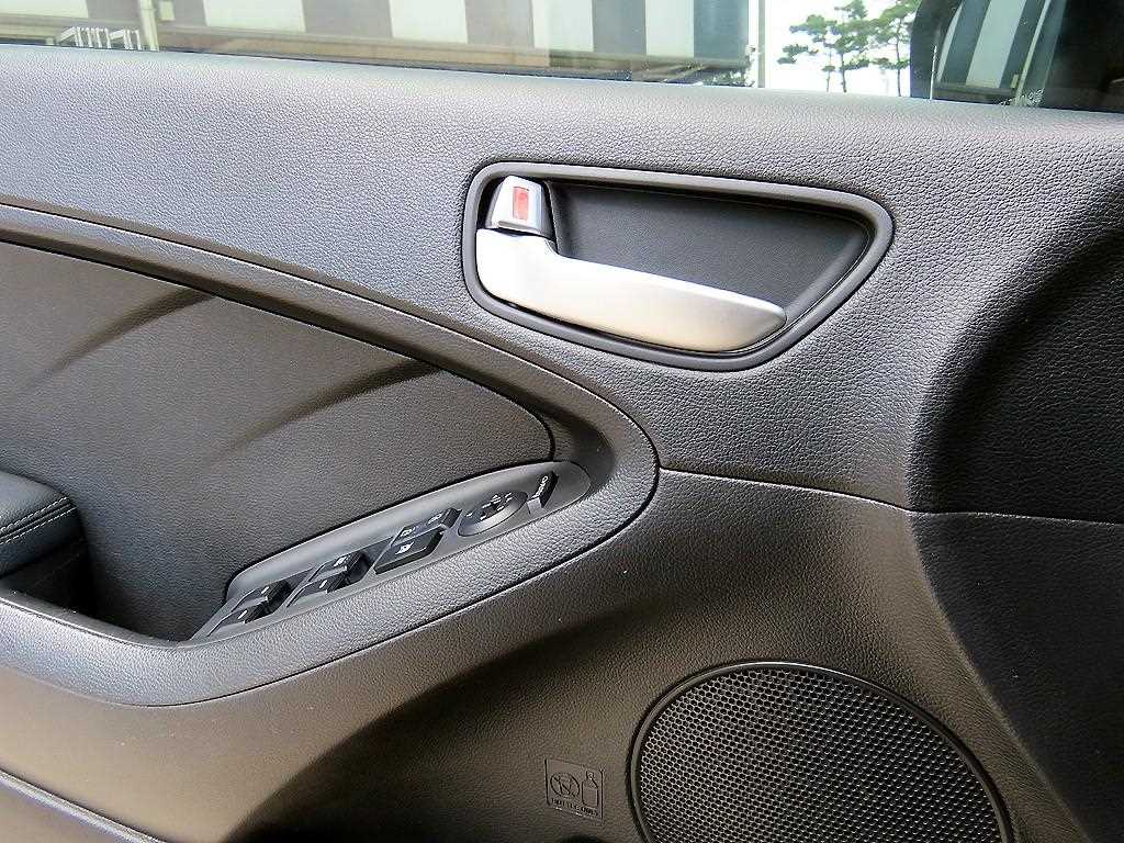 Kia K3 — photo 11
