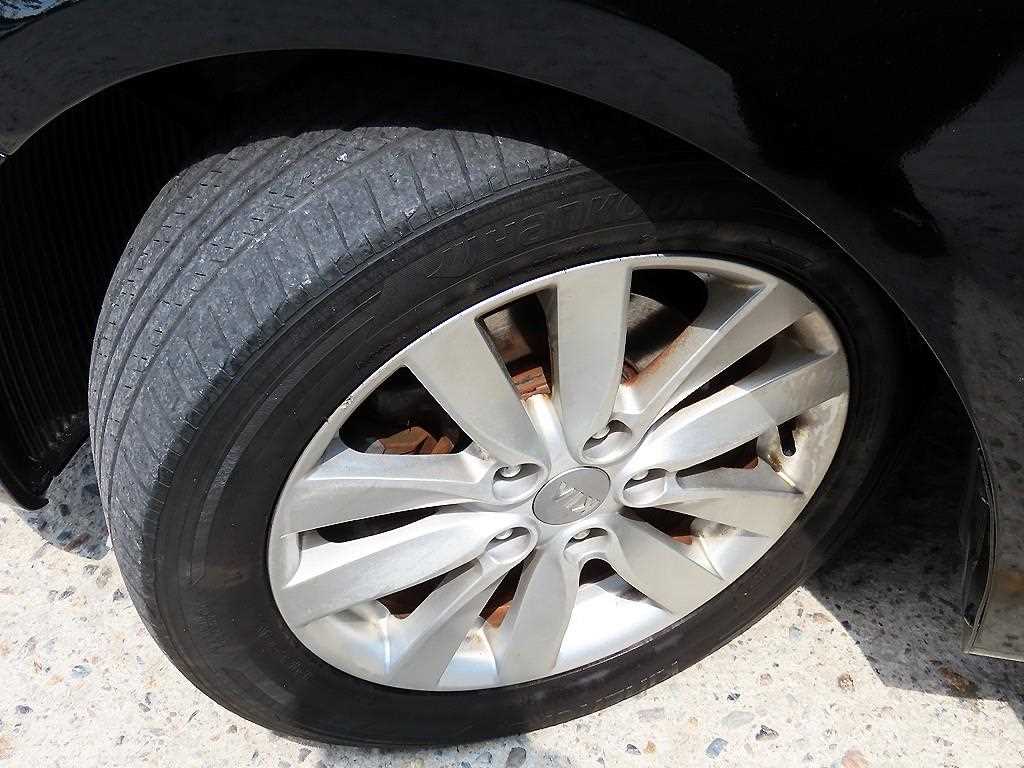 Kia K3 — photo 19
