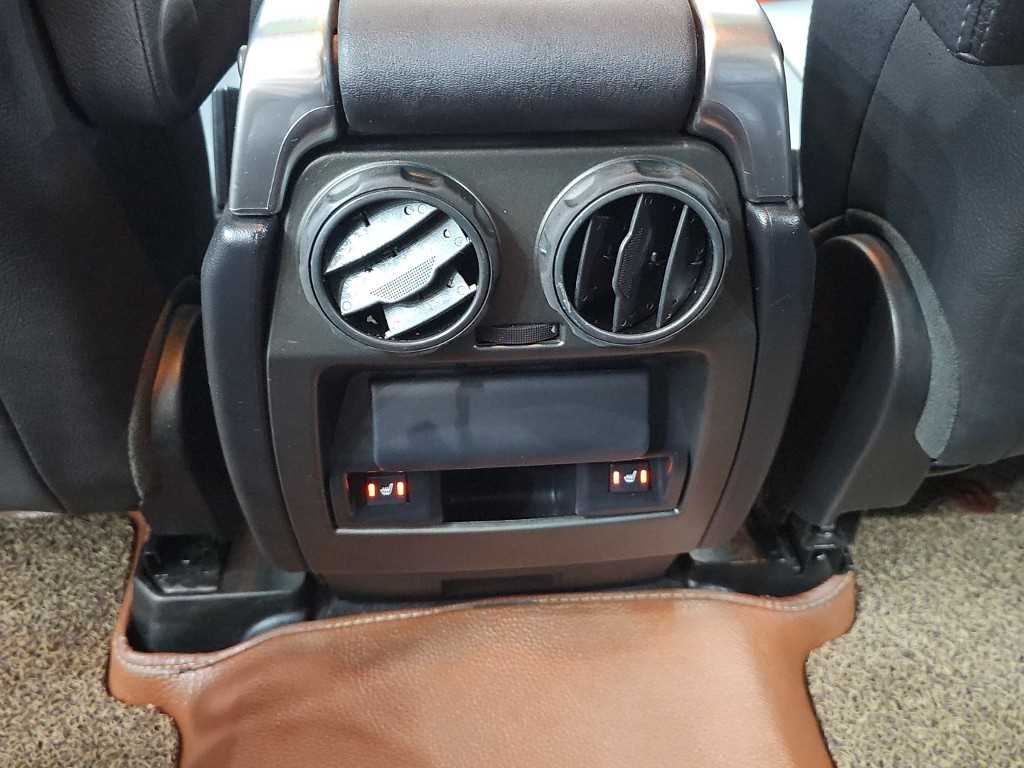 Land Rover Discovery — photo 13