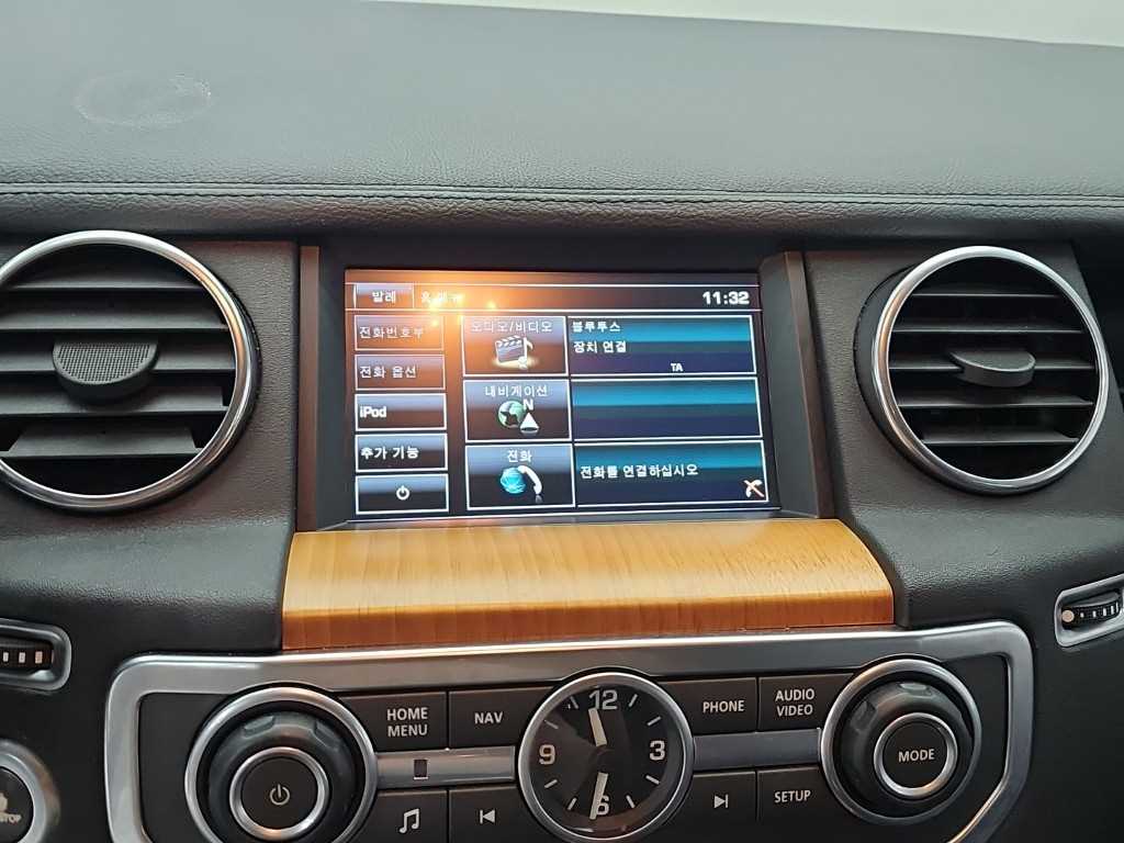 Land Rover Discovery — photo 15