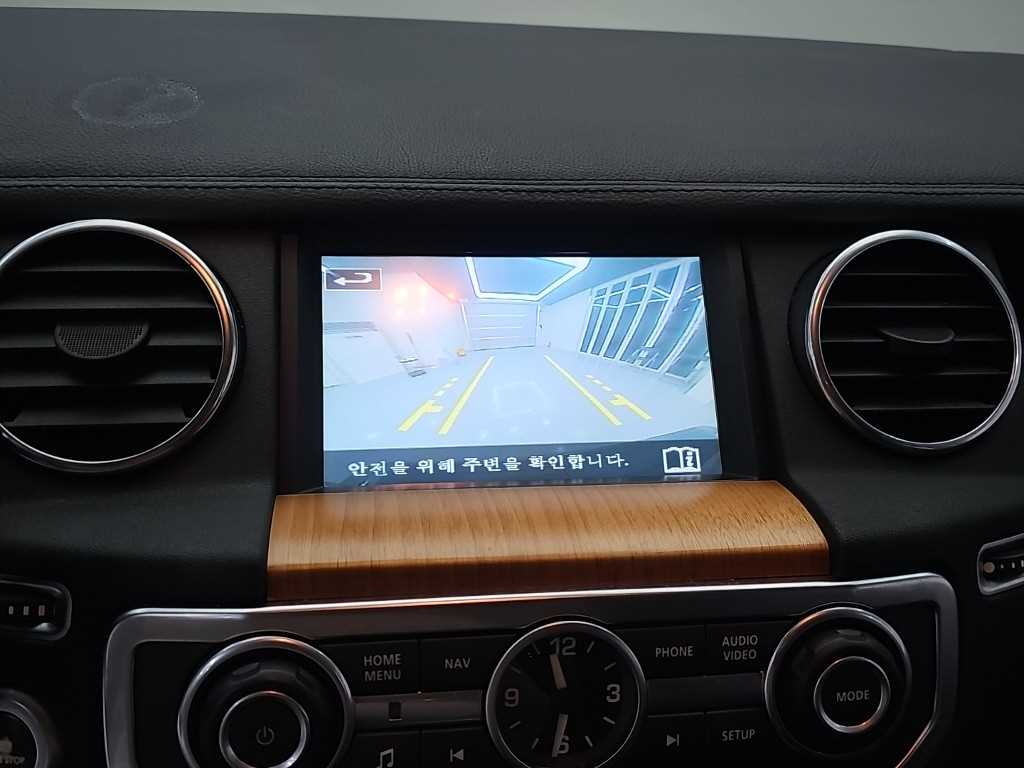 Land Rover Discovery — photo 16