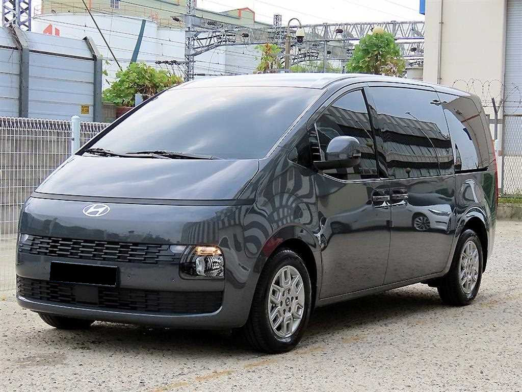 Hyundai Staria — photo 02